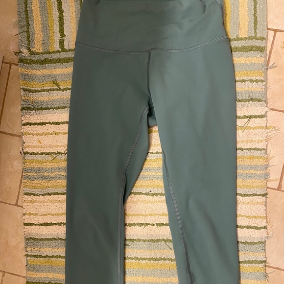 Peloton Lululemon Wunder Unders Size 6 - Picture 5 of 5